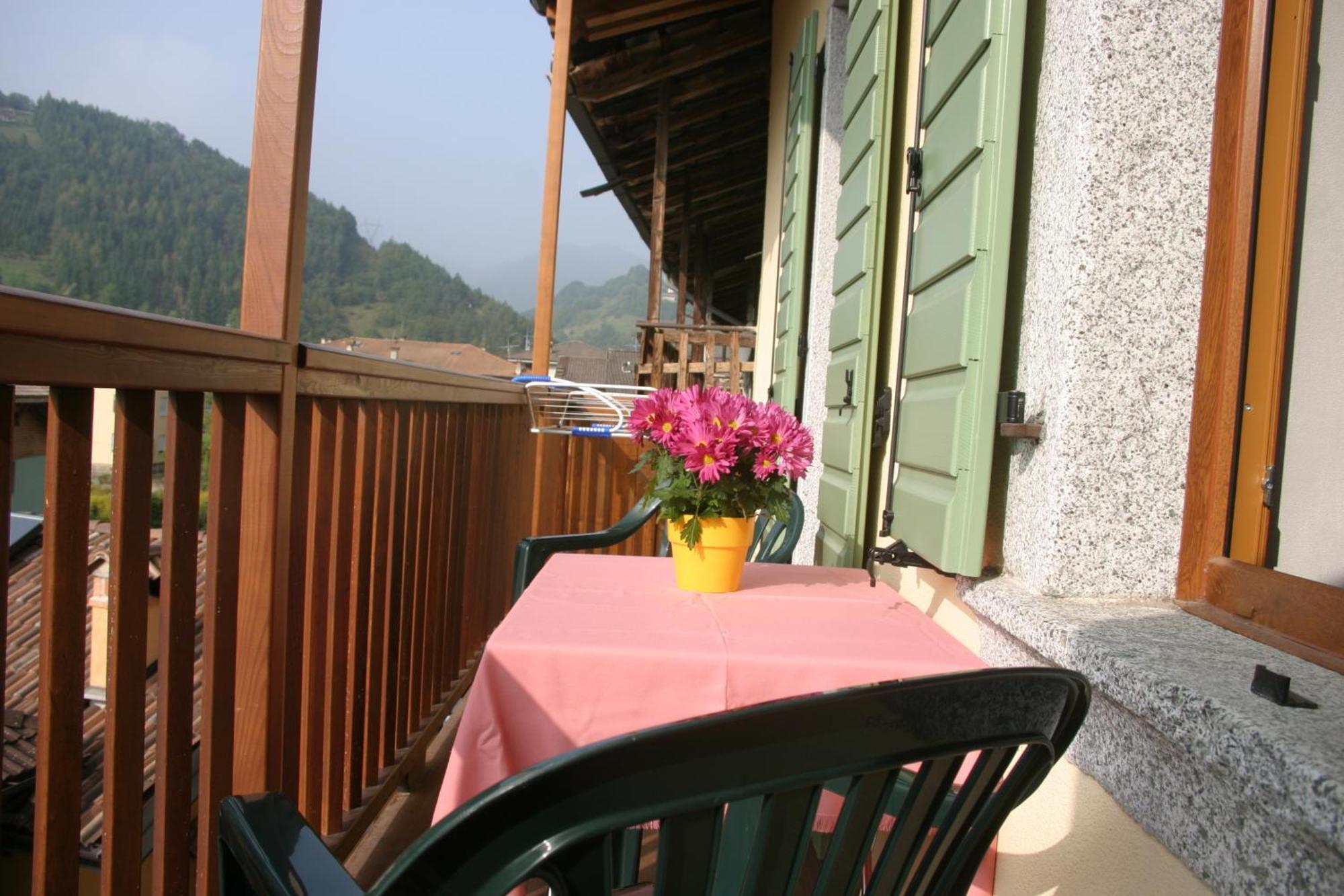 Casa Anita Apartment Tiarno di Sotto Ngoại thất bức ảnh
